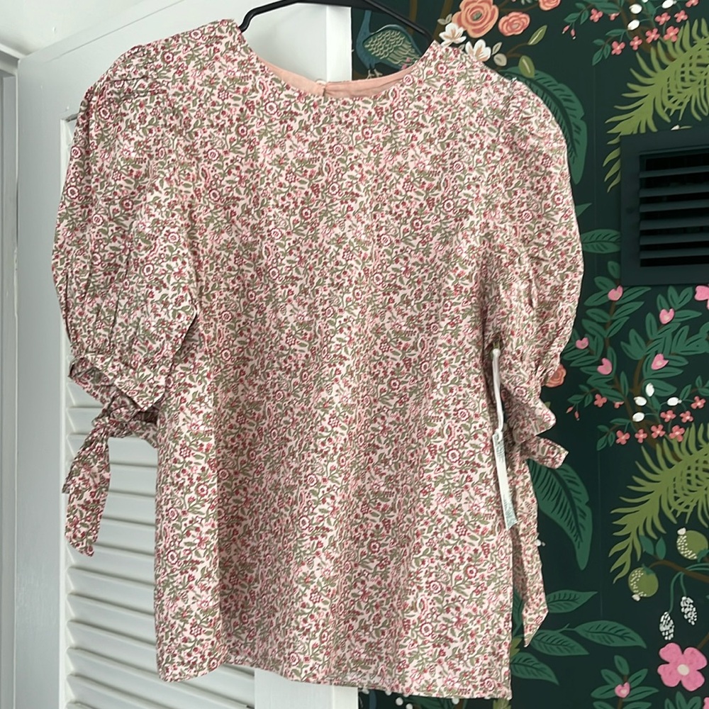 New Floral Print Bow Tie Sleeve Top size Small Hyacinth House